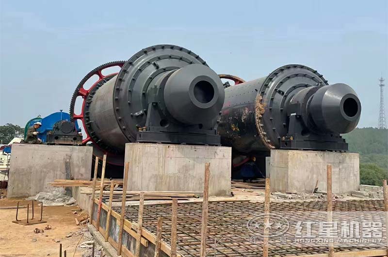 環(huán)保選礦球磨機現場 環(huán)保選礦球磨機現場