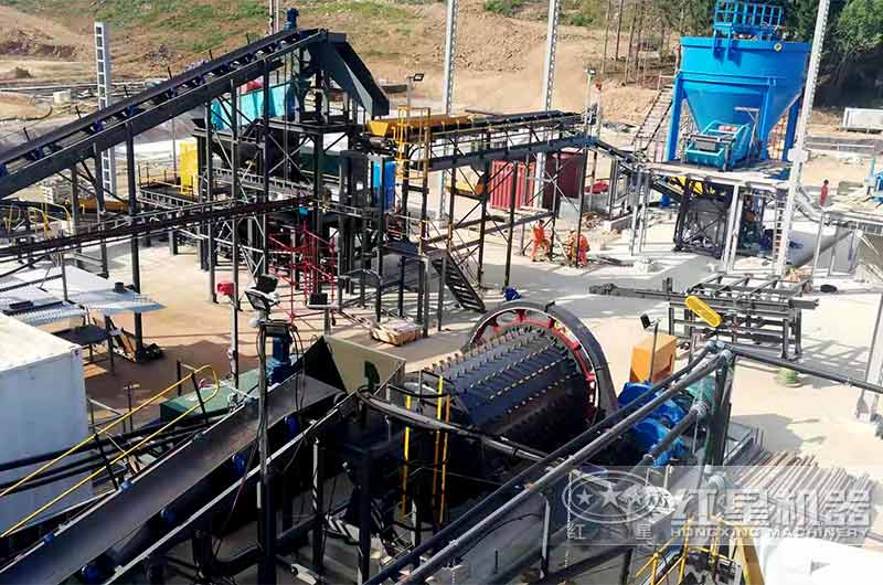 棒磨式制砂機(jī)現(xiàn)場(chǎng) 棒磨式制砂機(jī)現(xiàn)場(chǎng)