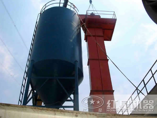 斗式提升機生產現(xiàn)場 斗式提升機生產現(xiàn)場